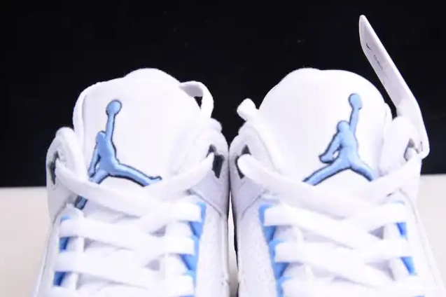 Air CT8532-104 3 UNC Jordan 0524